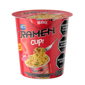 Ramen Arcor Cup Carne 65 g en vaso individual de fideos instantáneos sabor carne listo para preparar con agua caliente.